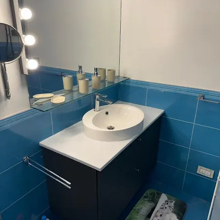 Spacious Three In Corso Vercelli, In The Center Apartmán